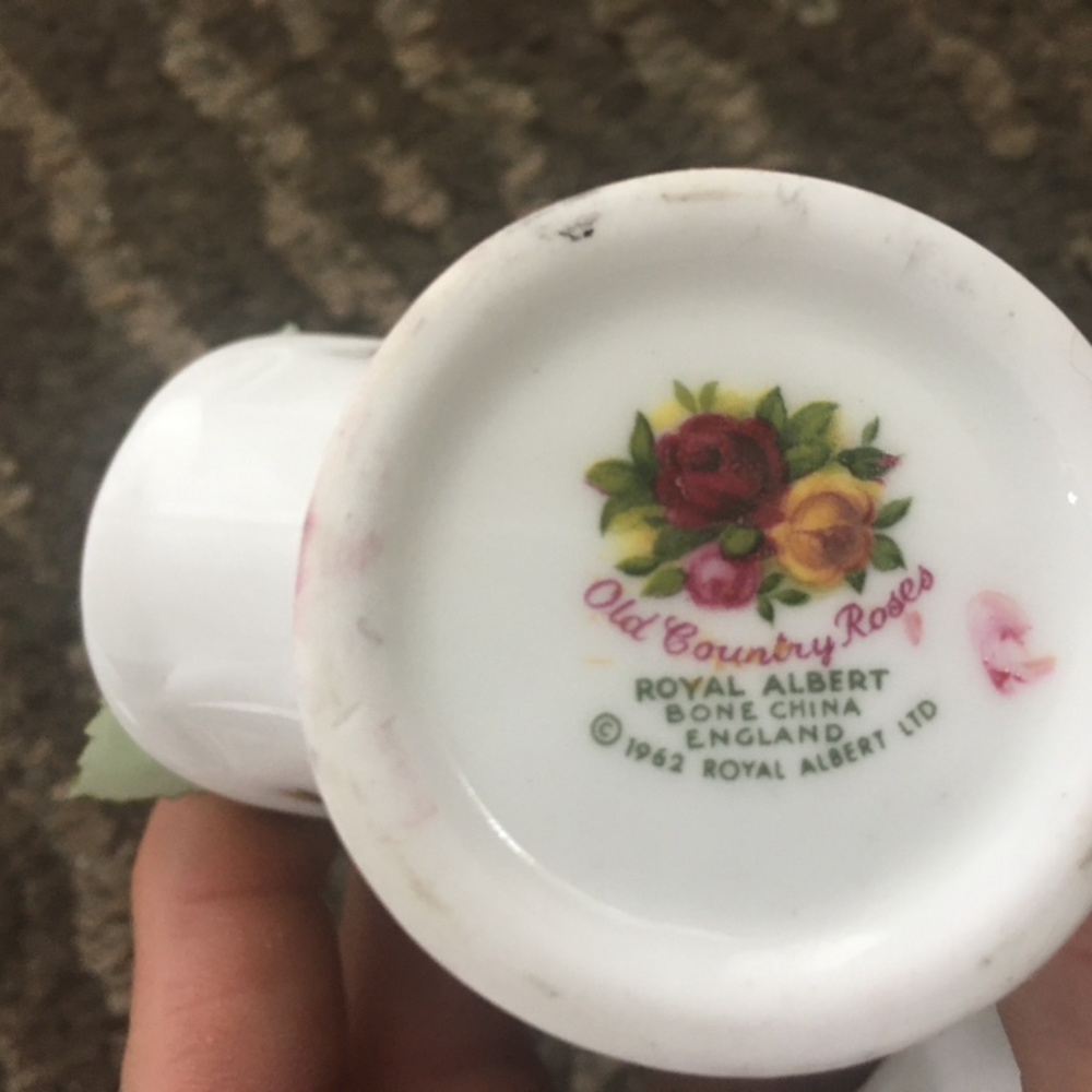 OLD COUNTRY ROSES - Picture 4 of 11